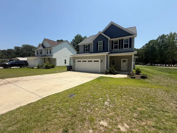 605 W 6th Ave, Raeford, NC 28376