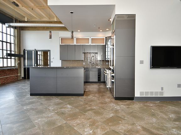 5th image of 611 N Park Ave APT 402