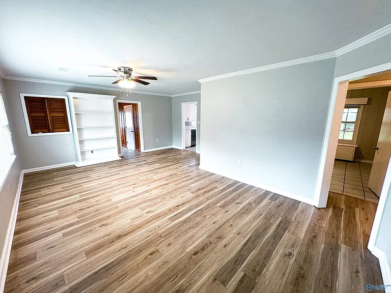 1530 Somerville Rd SE — Photo 6
