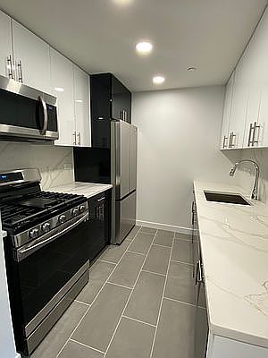 5th image of 68 Bradhurst Ave APT 8W