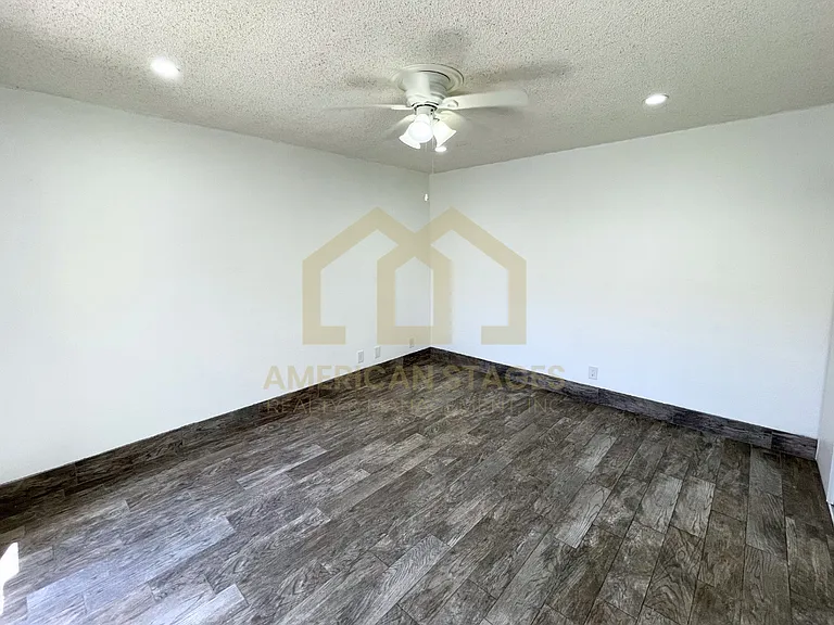 916 N M Pl — Photo 18