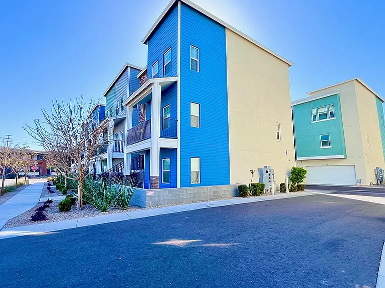 3434 N Longview Ave #11 — Photo 31