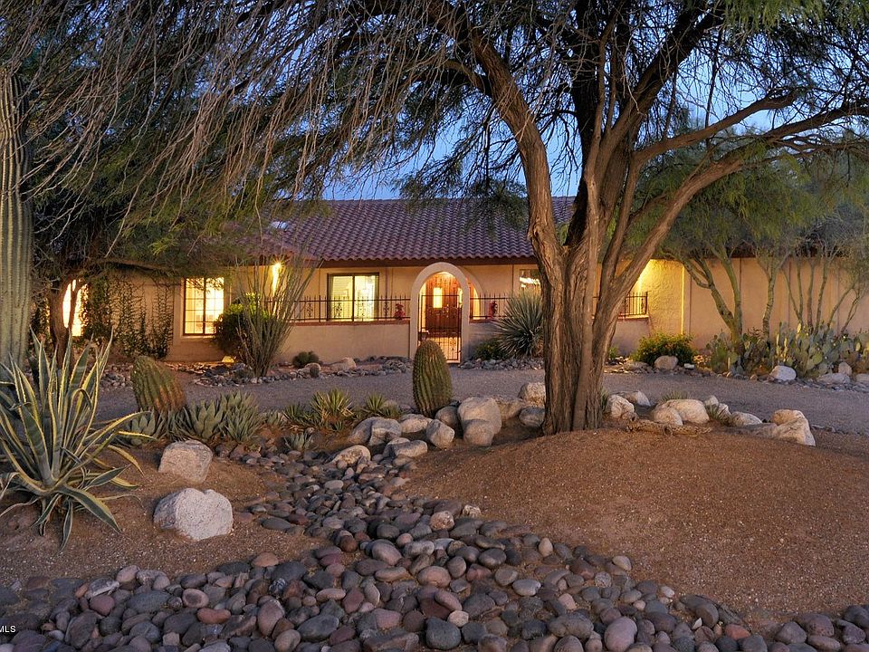 1st image of 1402 E Calle Mariposa
