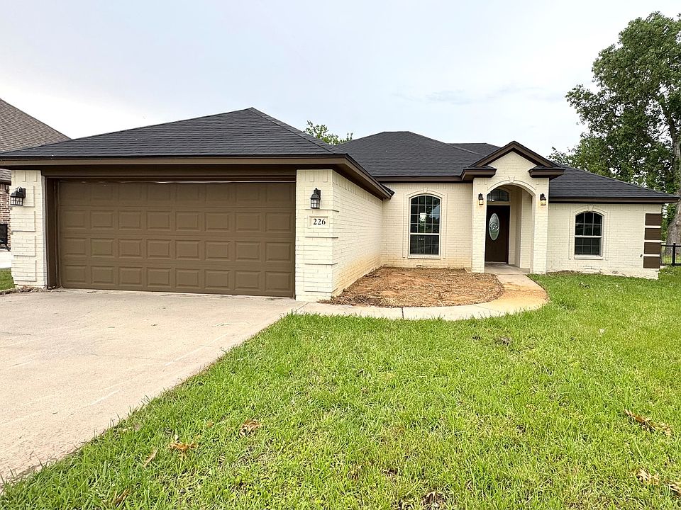 1st image of 226 Lakeview Dr