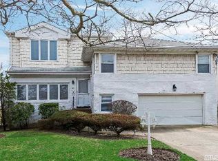 110 Eva Dr, Lido Beach, NY 11561