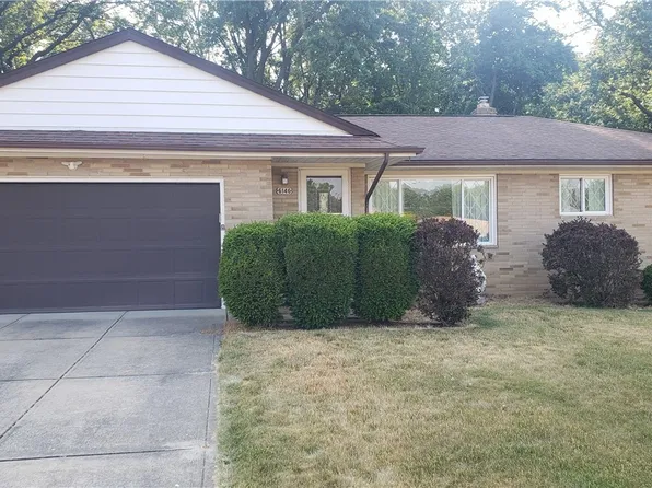 6146 Fieldstone Trl, Seven Hills, OH 44131