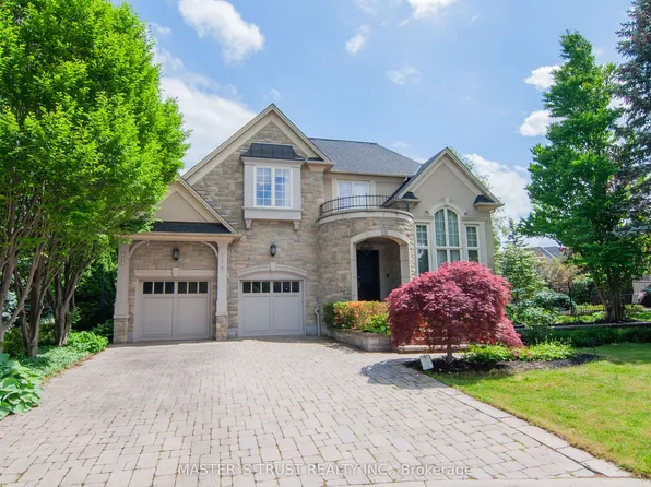 678 Saint Nicholas Ct, Mississauga, ON L5H 4M5