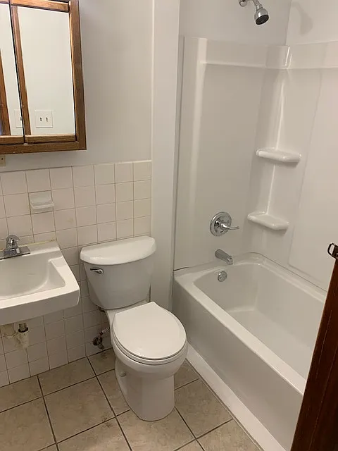 2 bed, $615 — Photo 1