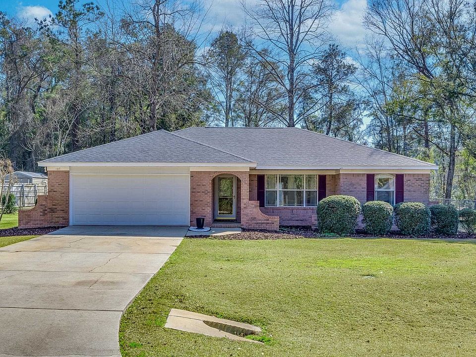 1st image of 107 Shadow Oak Cir