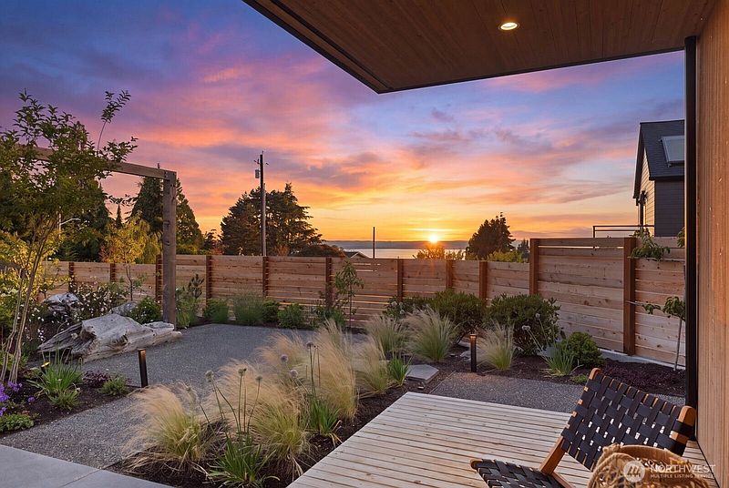 3rd image of 18636 2nd Avenue SW