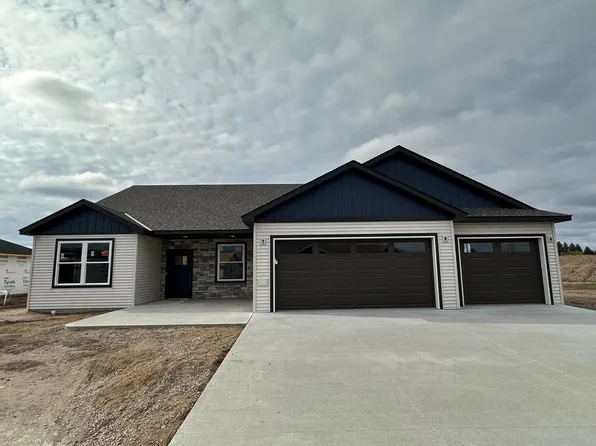 1693 Hurst Castle Rd, Saint Cloud, MN 56303