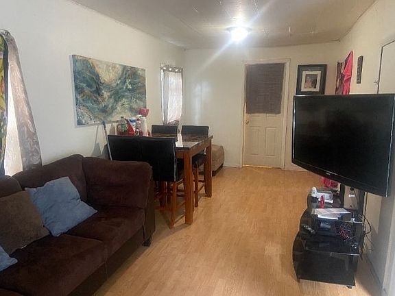 3rd image of 704 Glidden Ave