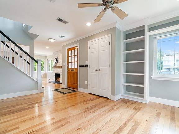 5th image of 1406 N McKinley Rd