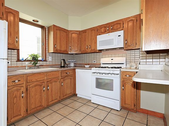 4th image of 5430 N Oak Park Ave