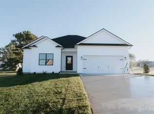 18 Stars Ln, Scottsville, KY 42164