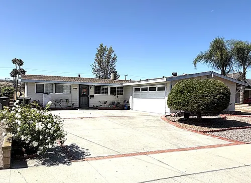 12923 Slack St Photo 1