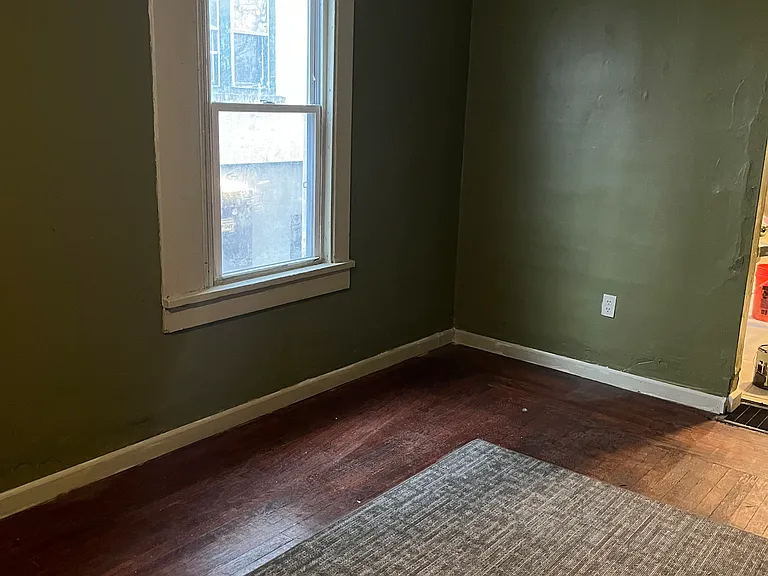 20 Crocker Ave — Photo 8