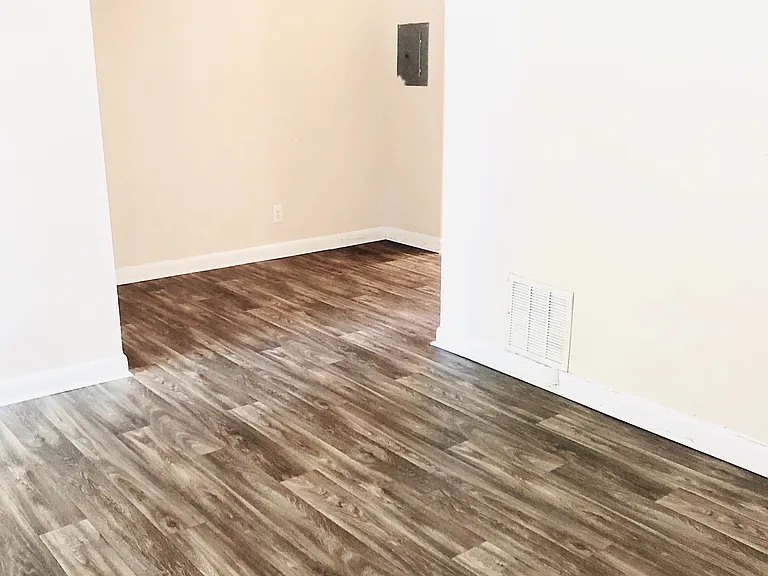 1744 Lyle Ave #5 — Photo 4