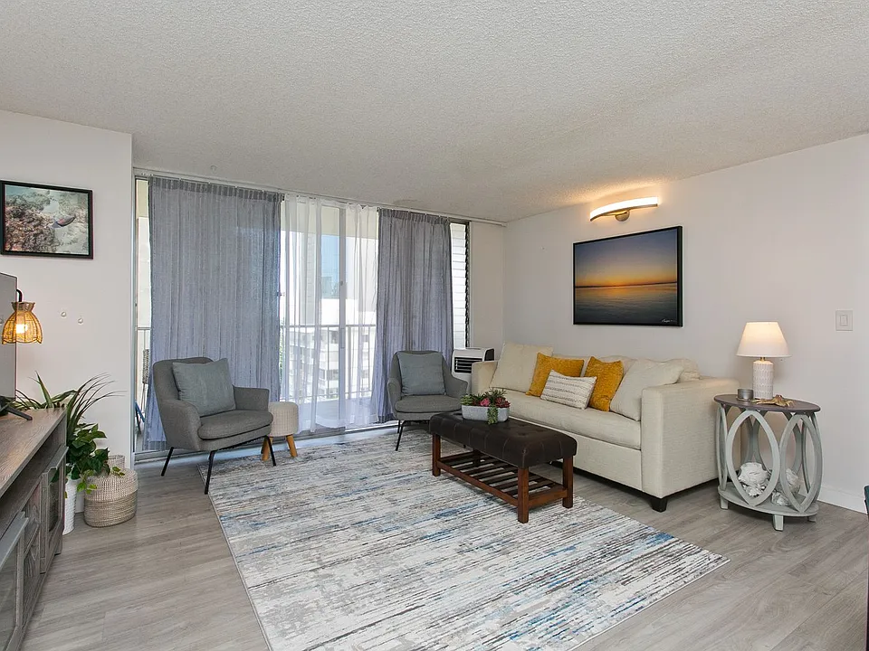 440 Lewers St #1001