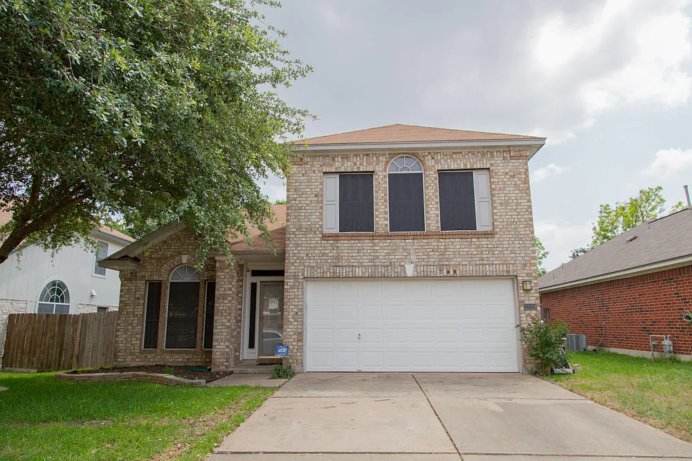 Nice family home in North Austin — Photo 1
