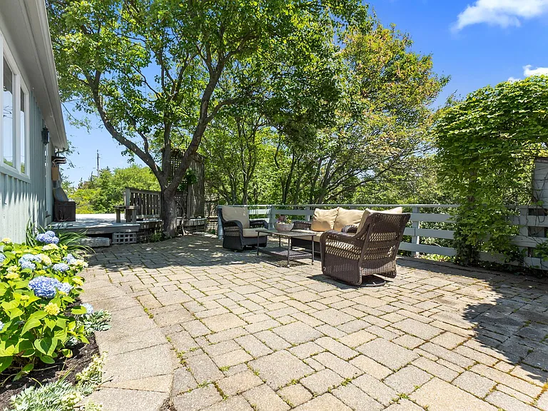 12 Girard Way — Photo 40