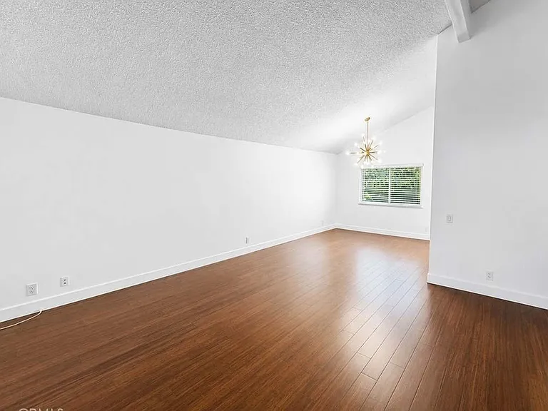 14222 Enfield Cir — Photo 30