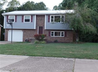 84 Northwood Villa Ln, Parkersburg, WV 26104