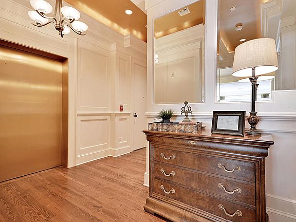 4th image of 36 Prioleau St #2.26