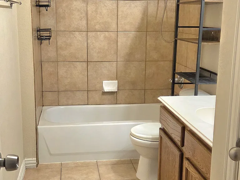 7105 Sugarplum Dr — Photo 14