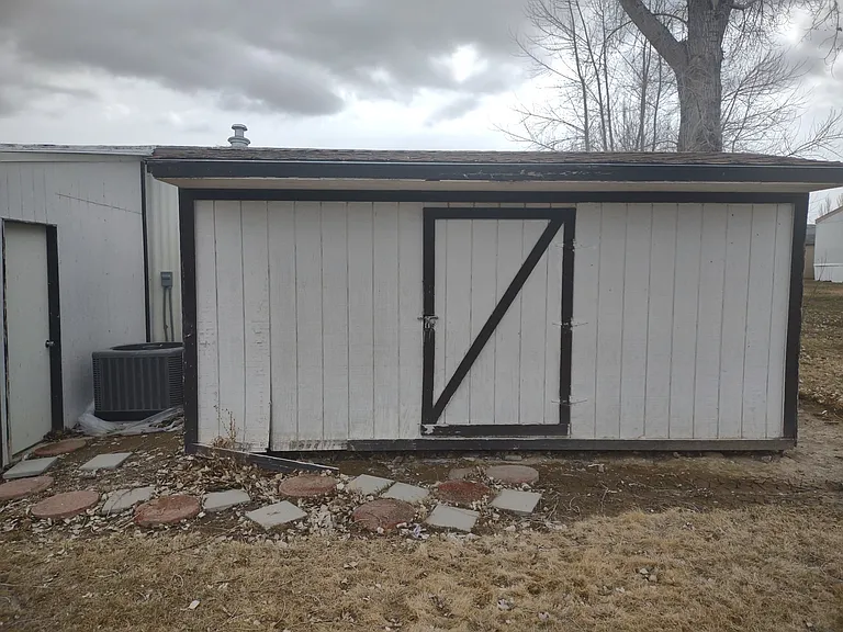 Storage Shed with power