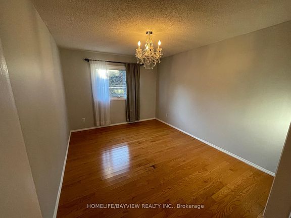5th image of 128 Heathwood Heights Dr