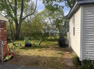 23 Sagamore St, Warwick, RI 02889