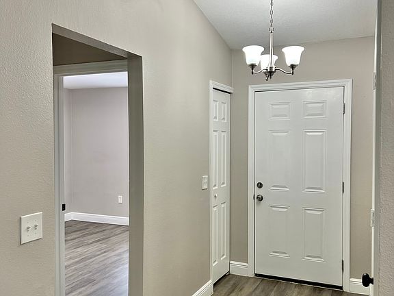 2nd image of 618 Woodlane Cir