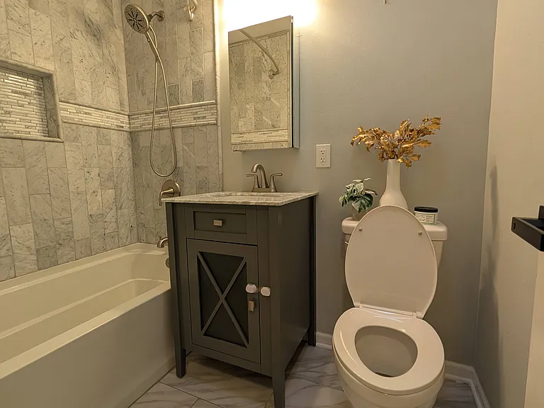714 W Montclaire Ave — Photo 15