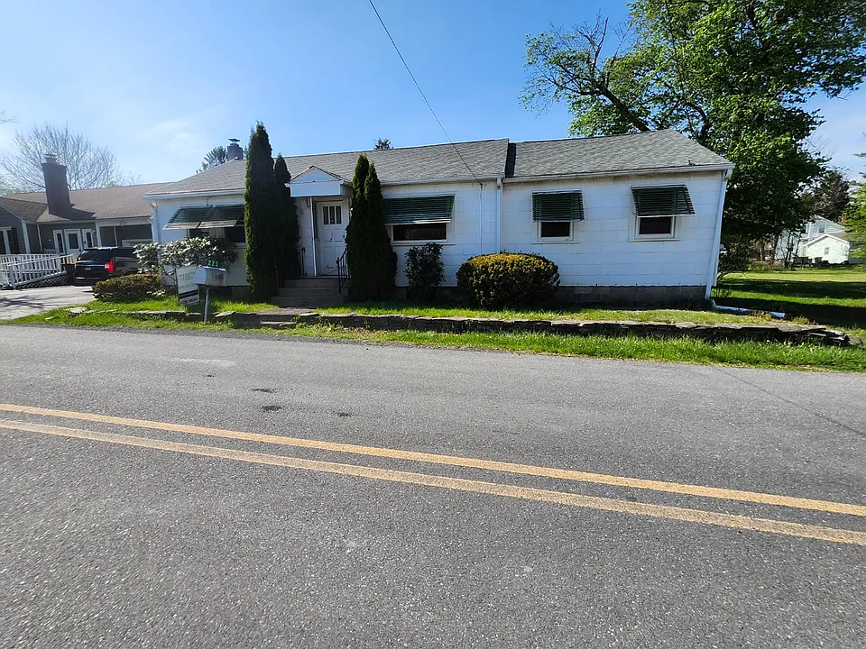 223 Howard St
