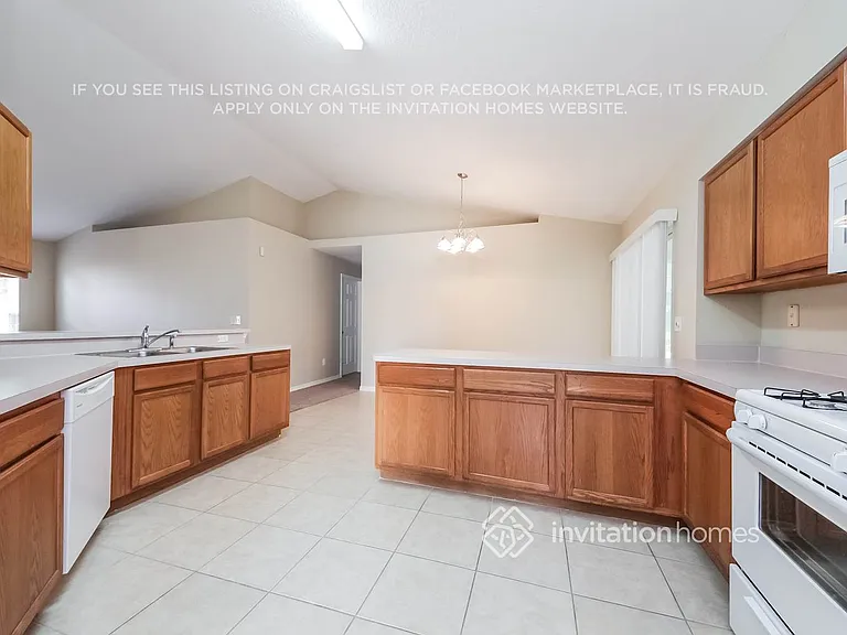 1131 Windy Bluff Dr — Photo 8