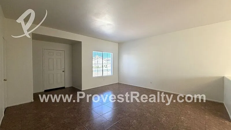 3 bed, 2.0 bath, 1104 sqft, $1,950 — Photo 4