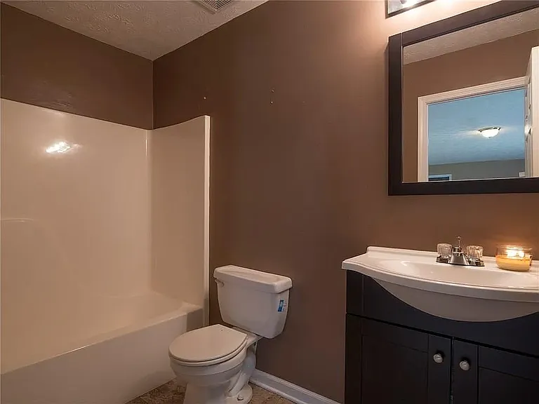 4363 Lock Ness Ln — Photo 3