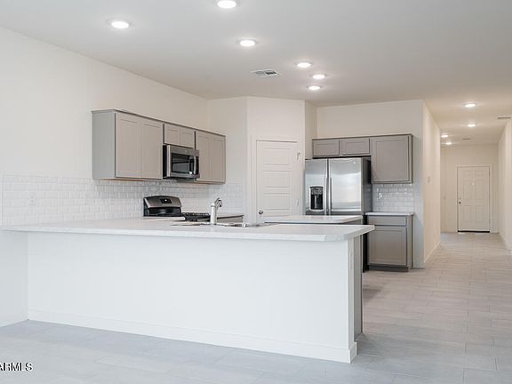 5th image of 2560 N Coolidge Avenue