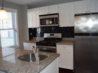 126 Everett St #1, Boston, MA 02128
