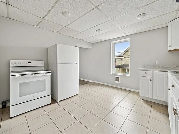 5th image of 39 S Madison Ave #B