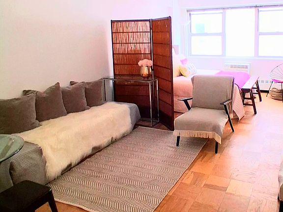 3rd image of 153 E 57th St APT 14J