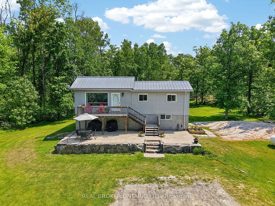 1st image of 524 Honey Harbour Rd