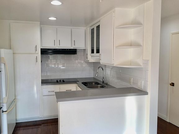 3rd image of 1299 Cordova St APT 303
