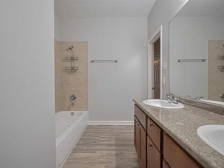 5009 Willow Point Dr — Photo 29