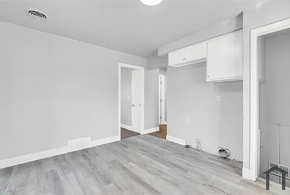 13900 Sussex St — Photo 9