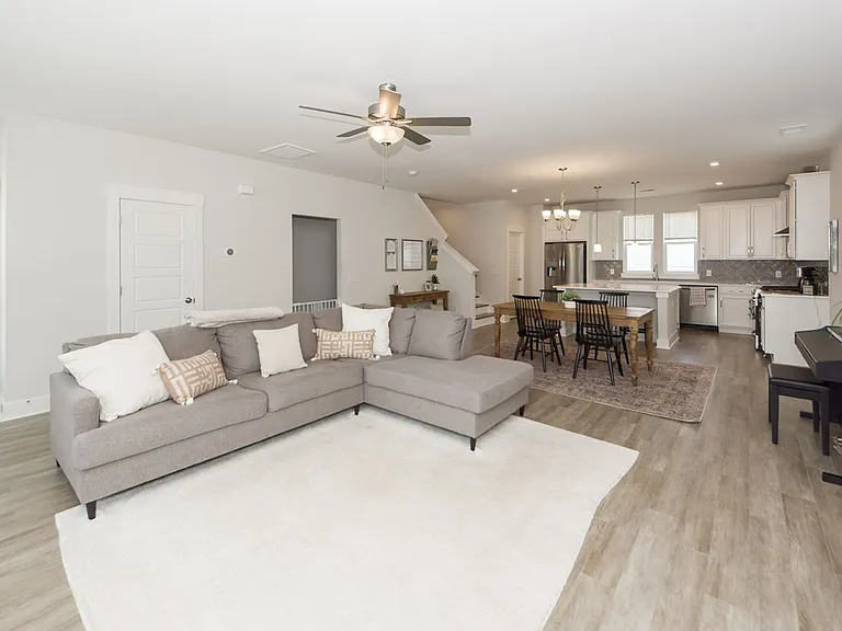 1665 Indy Dr — Photo 19