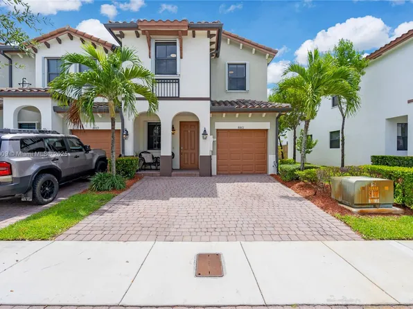 8861 NW 102nd Pl, Doral, FL 33178