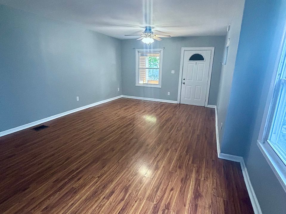 1st image of 2821 E Vermont St