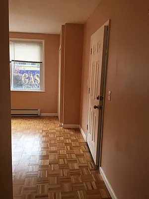 Rented by Metropolis International Realty Inc. | media 35